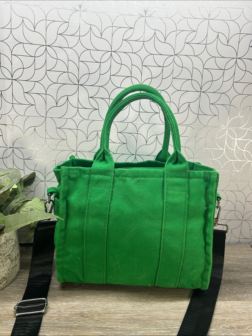 The Tote Bag Green Canvas Tote Bag with Interior Zip Pocket - Picture 2 of 5